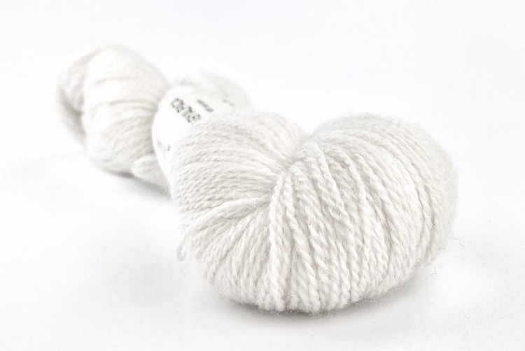 motek włóczka lace na sweter czapkę wełniana alpaka BC Garn biały.jpeg