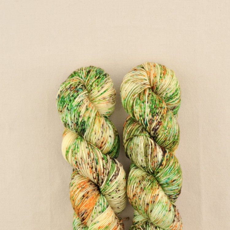 skarpety na drutach wloczka na skarpetki kolorowa welna merino zielona zolta.JPG