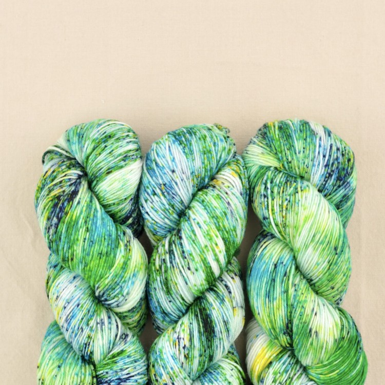 wloczka skarpetkowa recznie farbowana welna merino superwash welna na skarpety lazy lion kremke zielona.JPG