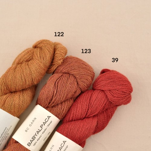 wloczka babyalpaca baby alpaka welna alpaka dla dzieci bardzo miekka niegryzaca wloczka bc garn mix czerwien.JPG