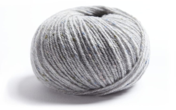 como tweed lamana welna merino tweedowa melanzowa wloczka merynosa merynos drops merino 42 szary popielaty.jpg