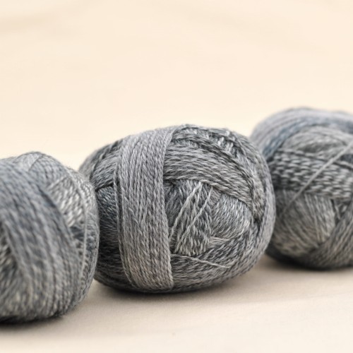 2428 mud pack wloczka skarpetkowa na skarpety crazy zauberball schoppel wolle melanzowa welna merino szary.JPG