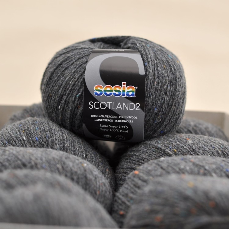 miekka niegryzaca cienka wloczka merino tweed na druty dzierganie scotland sesia welna merynosa 154 szary.JPG