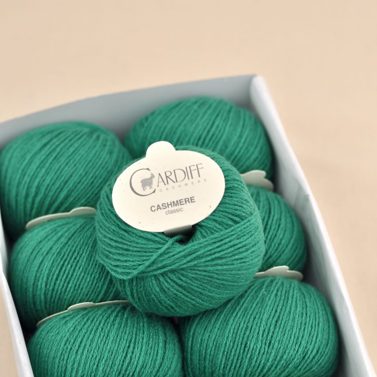 wloczka kaszmirowa cardiff cashmere classic welna kaszmir motek ZIELONY SZMARAGDOWY SWATCH.JPG