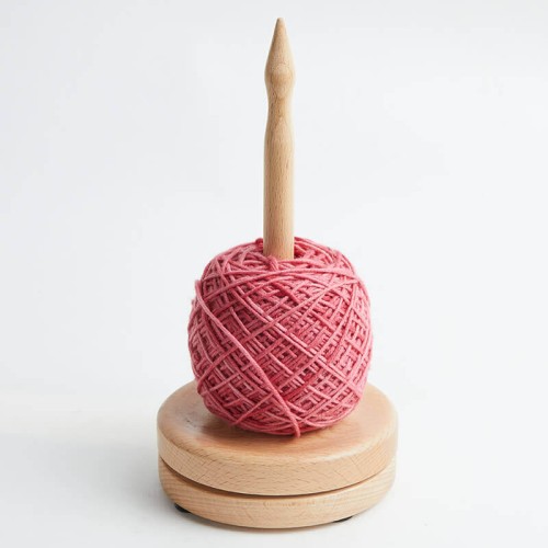 stojak obrotowy na wloczke dyspenser knitpro brazowy drewniany Natural Yarn Dispensor-3_en.jpg