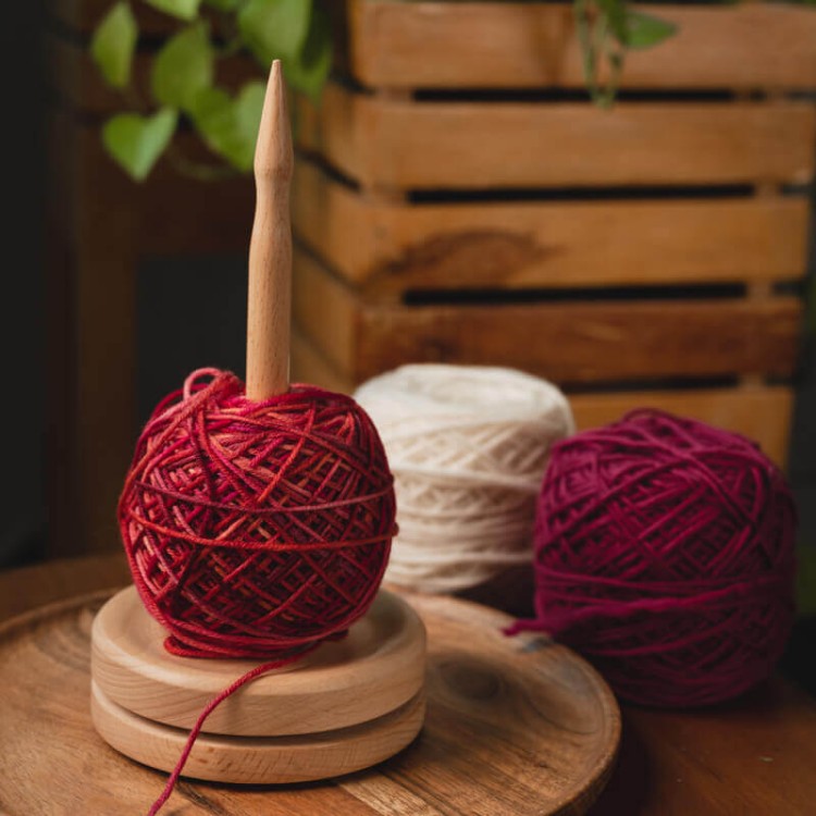 stojak obrotowy na wloczke dyspenser knitpro brazowy drewniany Yarn Dispenser Natural_en.jpg