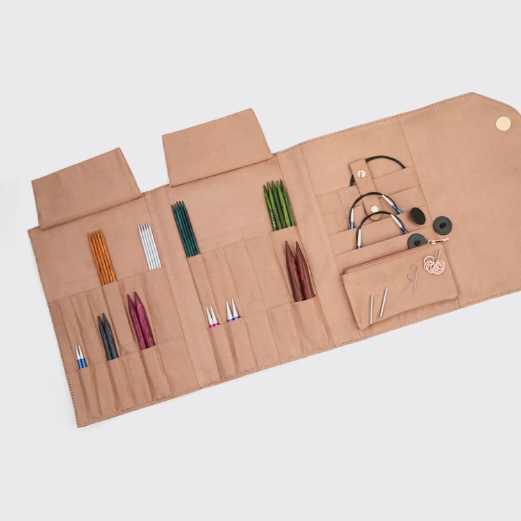 etui na druty akcesoria dziewiarskie z kieszeniami knitpro zamszowe skorzane bezowe assprted-case-clay_2.jpg