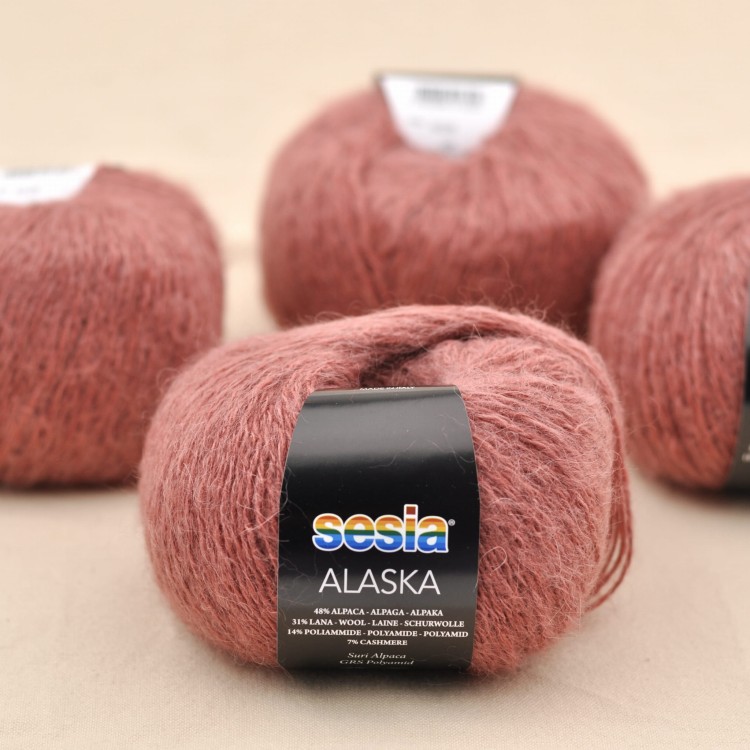 wloczka alaska sesia miekka welna merino merynosa alpaka kaszmir na druty dzierganie motek truskawkowy czerwony.JPG