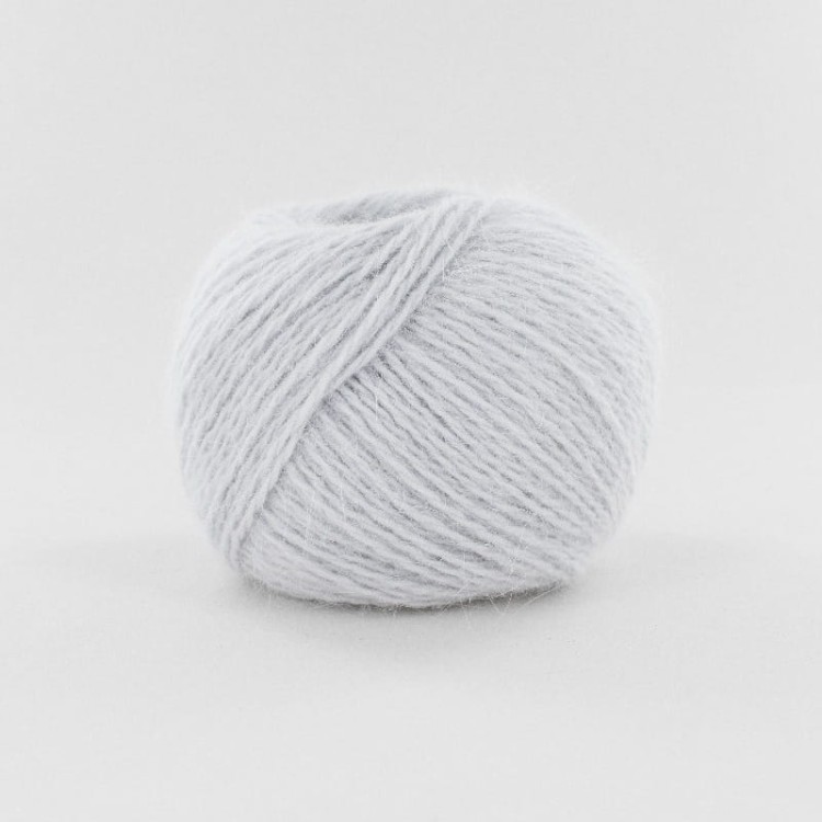 wloczka angora welna krolicza welna merino merynosa miekka puszysta wloczka zamiennik kid silk moherj jedwab COEUR D’ANGORA motek na druty dzierganie fonty popielaty szary gołębi ANGO-0341.jpg