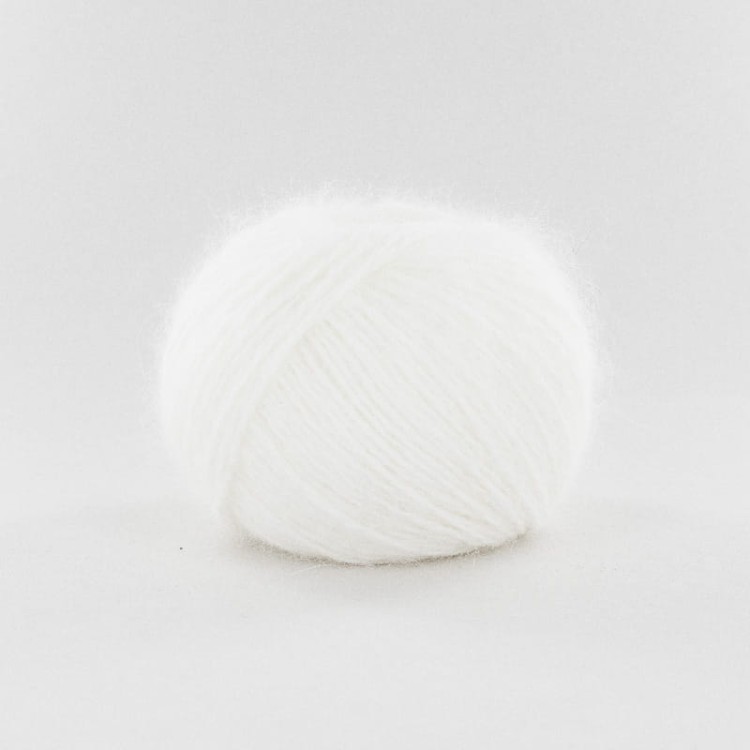 wloczka angora welna krolicza welna merino merynosa miekka puszysta wloczka zamiennik kid silk moherj jedwab COEUR D’ANGORA motek na druty dzierganie fonty biały -0335.jpg