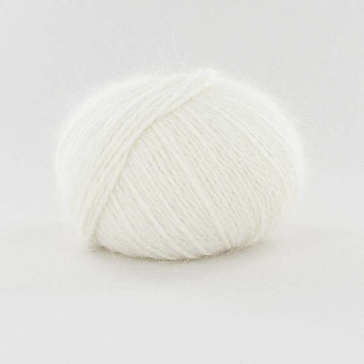 wloczka angora welna krolicza welna merino merynosa miekka puszysta wloczka zamiennik kid silk moherj jedwab COEUR D’ANGORA motek na druty dzierganie ecru fonty-0224.jpg