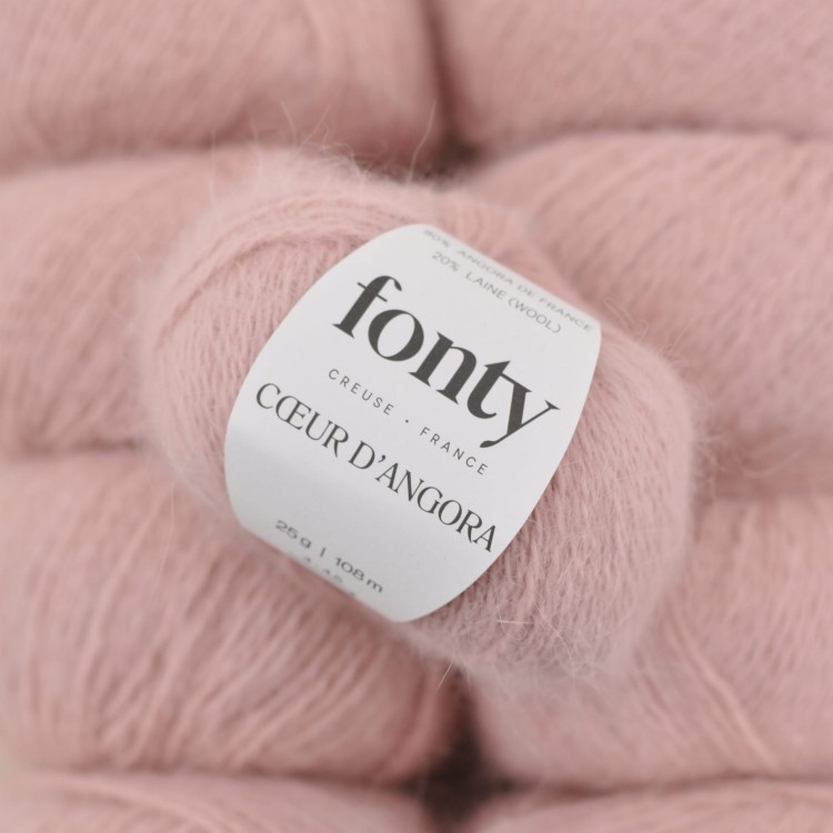 wloczka angora welna krolicza welna merino merynosa miekka puszysta wloczka zamiennik kid silk moherj jedwab COEUR D’ANGORA motek na druty dzierganie 323 pudrowy rozowy fonty.JPG