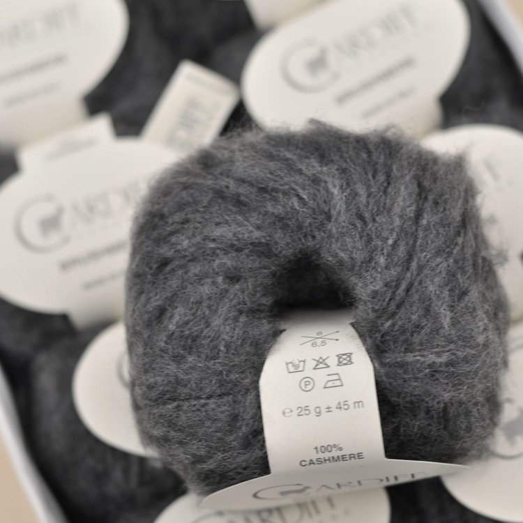 kaszmir cardiff cashmere classic wloczka kaszmirowa luksusowa na druty szydelko miekka mila niegryzaca wloczka dla dzieci BRUSHMERE GRAFITOWY GREY MEL SZARY.JPG