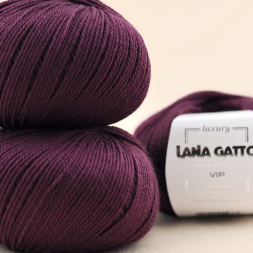 wloczka vip lana gatto cienka miekka niegryzaca wloczka welna merino merynosa kaszmir dzierganie druty motek 19004 fioletowy rozowy ciemny wino.JPG