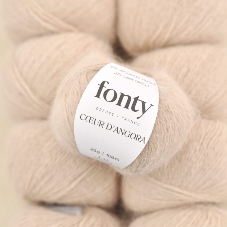 wloczka angora welna krolicza welna merino merynosa miekka puszysta wloczka zamiennik kid silk moher jedwab COEUR D’ANGORA motek na druty dzierganie fonty 325 cieply bezowy jasny.JPG