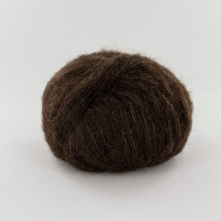 saperlipopette fonty wloczka zamiennik moheru kid silk alternatywa puchata z wlosem baby alpaka suri najdelikatniejsza alpaka jedwab welna merino merynosa na druty dzierganie motek brazowy czekoladowy SAPE-5022.jpg