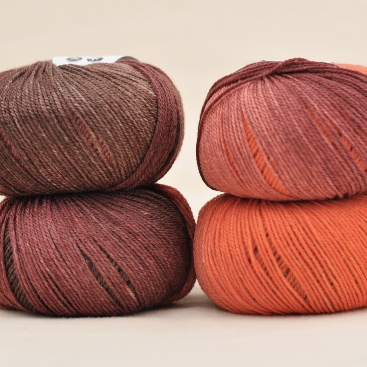 wloczka melanzowa vip printed lana gatto kolorowe motki welna merino merynosa kaszmir na druty czerwony.JPG