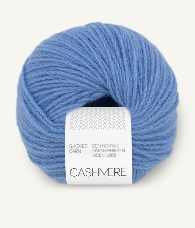 wloczka cashmere sandnes garn nowosc miekka niegryzaca welna kaszmir dla dzieci niemowlad wrazliwych na druty dzierganie 11645824_provance-blue_300dpi_noste.jpg