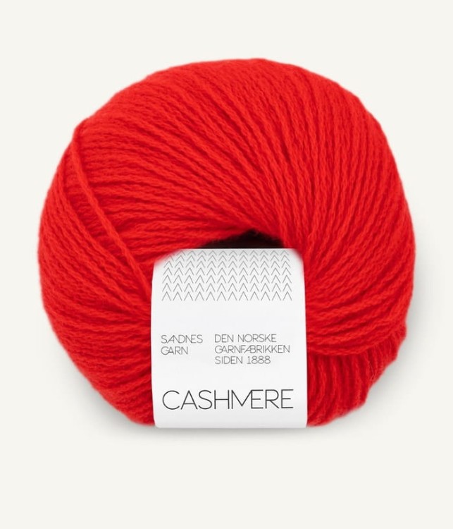 wloczka cashmere sandnes garn nowosc miekka niegryzaca welna kaszmir dla dzieci niemowlad wrazliwych na druty dzierganie 11644018_scarlet-red_300dpi_noste_1.jpg