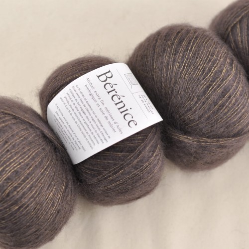 motek berenice de rerum natura kid silk moher jedwab welna merino merynosa delikatna niegryzaca cienka wloczka moherowa na druty szydelko dzierganie brązowy.JPG