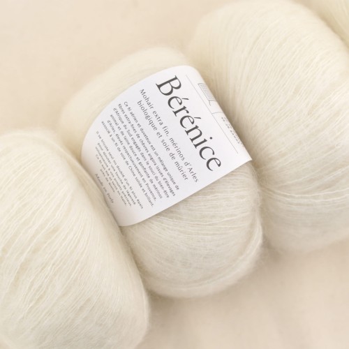 motek berenice de rerum natura kid silk moher jedwab welna merino merynosa delikatna niegryzaca cienka wloczka moherowa na druty szydelko dzierganie ecru.JPG