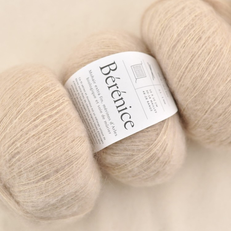 motek berenice de rerum natura kid silk moher jedwab welna merino merynosa delikatna niegryzaca cienka wloczka moherowa na druty szydelko dzierganie bezowy cieply.JPG