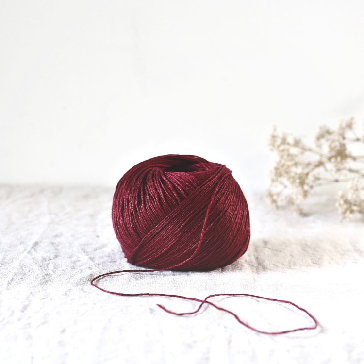 sklep-motek-wloczka-lniana-len-do-dziergania-na lato-dererum-Antigone-grenat.jpg