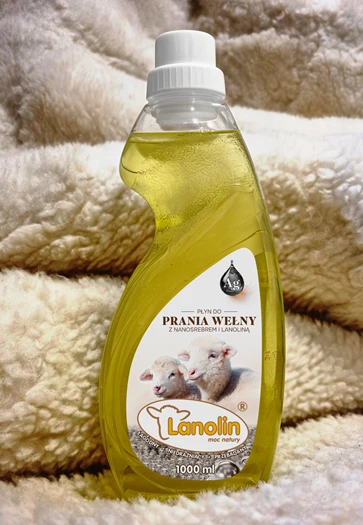 LANOLIN_butelka_wełna_small.png
