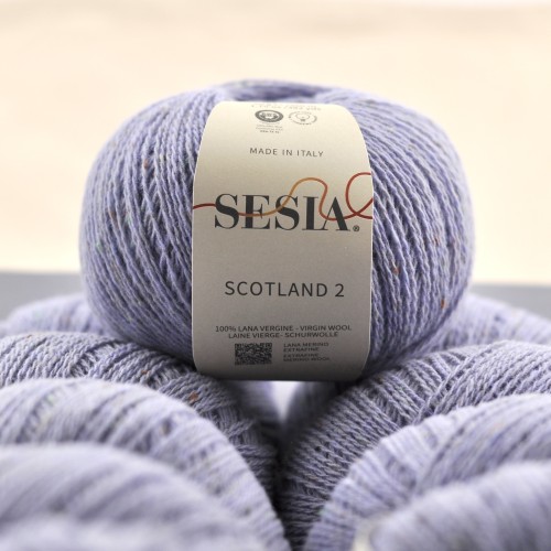 cienka włóczka Sesia Scotland 2 wełna merino tweed z kolorowymi wtrąceniami bardzo wydajna niegryząca dzierganie motek fioletowy.JPG