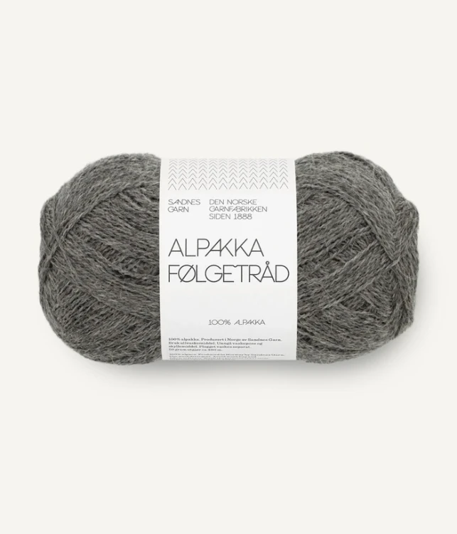 sandnes alpakka folgetrad welna z alpaki cienka wloczka typu lace 11551053_mork-graamelert_300dpi_noste_1.jpg.webp