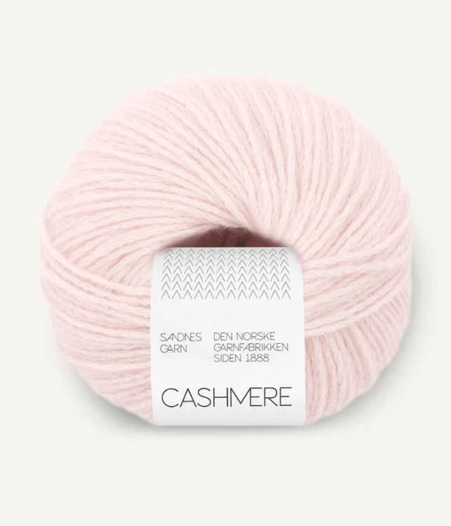 wloczka cashmere sandnes garn nowosc miekka niegryzaca welna kaszmir dla dzieci niemowlad wrazliwych na druty dzierganie 11644501_marshmallow-pink_300dpi_noste.jpg.webp